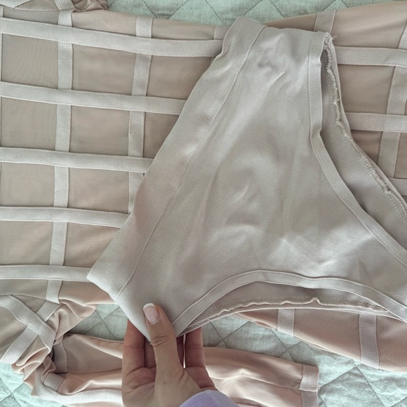 HOT MIAMI STYLES Mesh Windowpane Long Sleeve Bandage Body Con Dress—Size Small - Picture 9 of 9